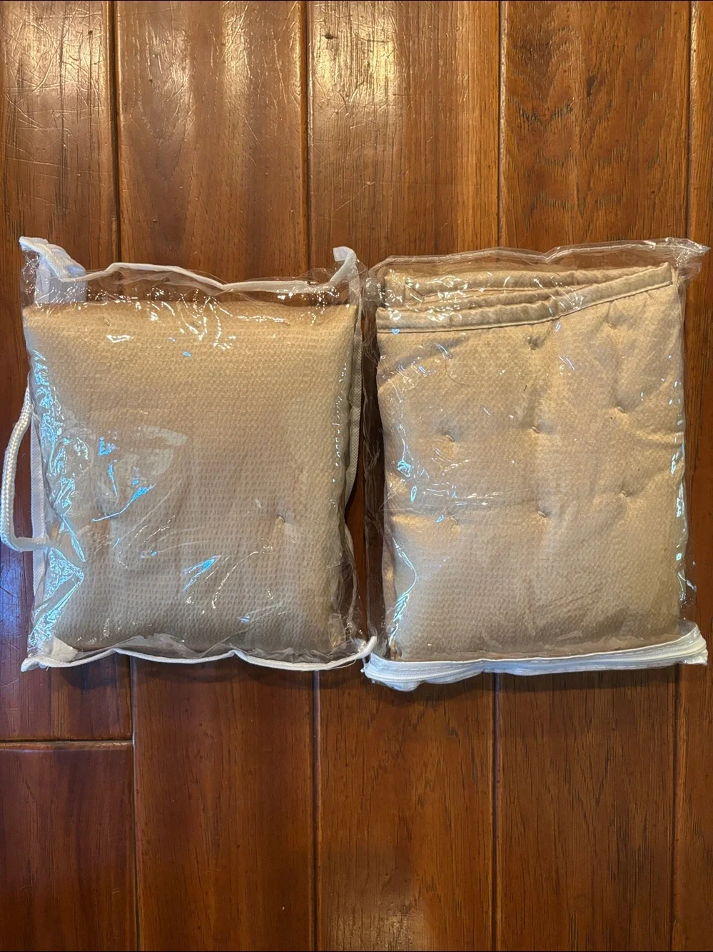 NWOT Donna Karan Home Hammered Silk Blend Quilt & Shams 5 Pc Set